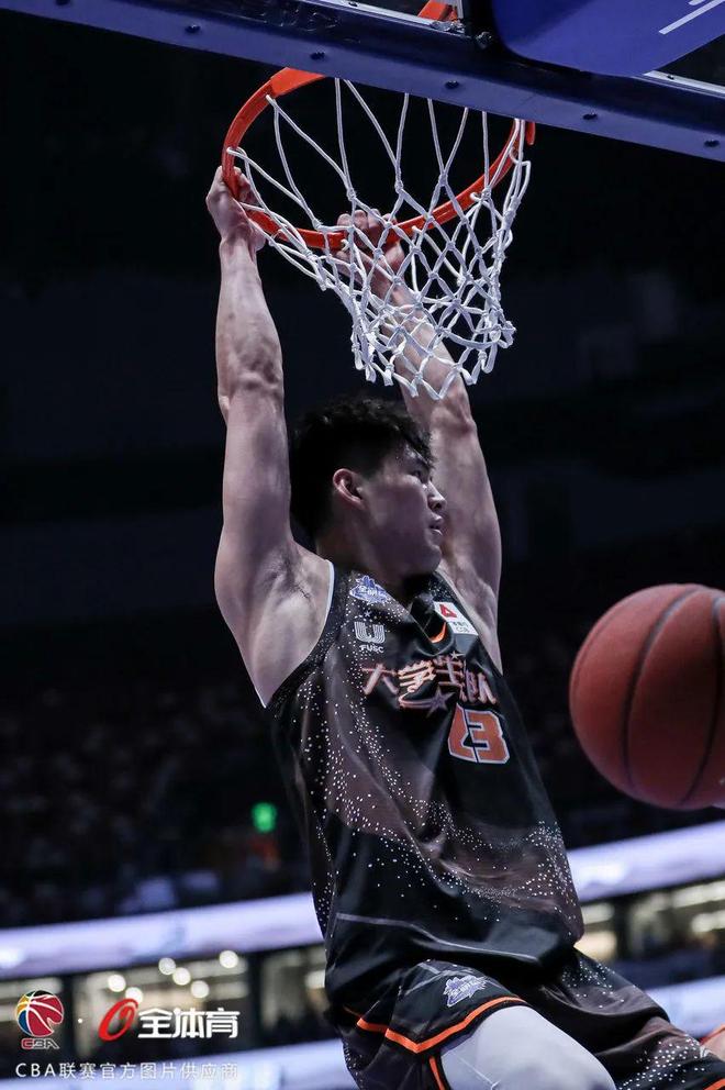 今晨深圳男篮备战全明星赛；复出首秀细节曝光；媒体盛赞；心理建设被强调(cba总决赛关键战今晚上演稠州众将再出发)