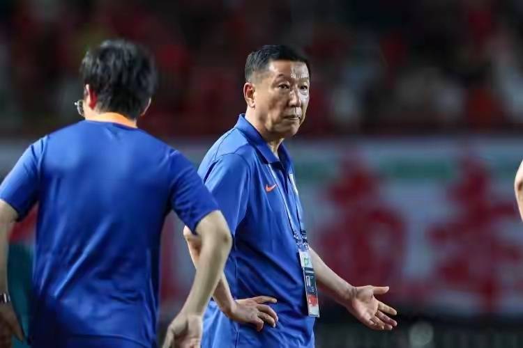 包含皇家社会发布备战花絮；关键时刻内部沟通；中超任务艰巨；临场指挥获称赞的词条