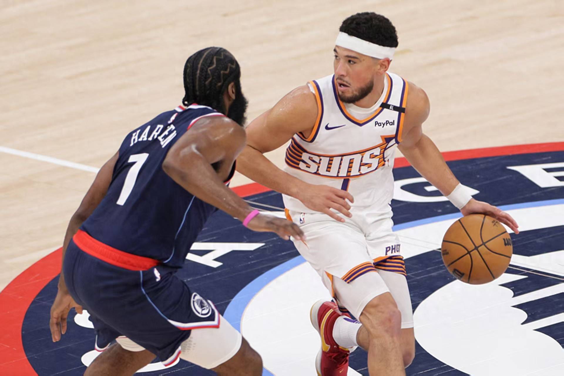 包含今夜洛杉矶快船备战NBA季后赛；战术微调细节曝光；媒体盛赞；训练强度明显提升的词条