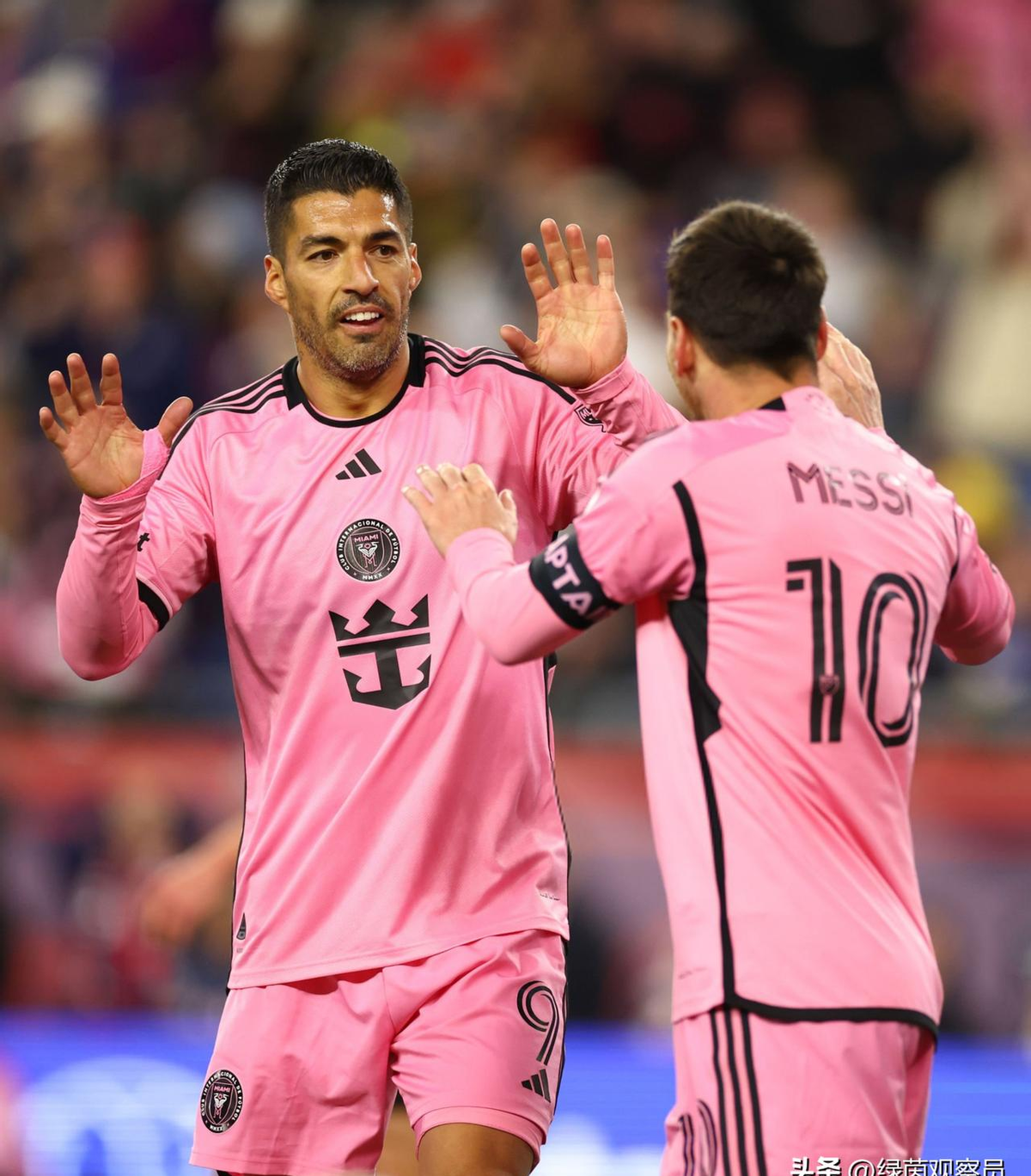 问鼎- 梅西玩游戏用切尔西 