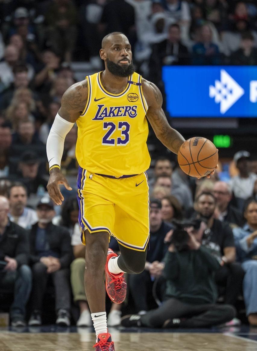 詹姆斯新星突破纪录表现惊艳，瑞士队未来可期！的简单介绍